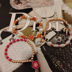 Dainty Pink Flower Charm Beaded Bracelet - Designer Style